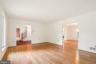 11701 Beekman Pl, Rockville, MD 20854 - Photo 8