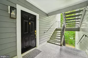 20408 Shore Harbour Dr, Germantown, MD 20874 - Photo 2