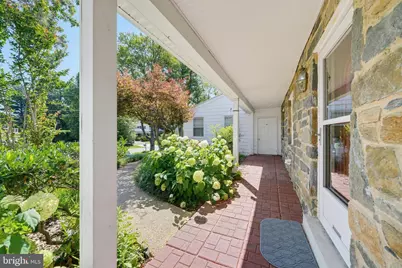 16818 Briardale Road, Rockville, MD 20855 - Photo 4