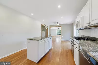 16818 Briardale Road, Rockville, MD 20855 - Photo 20