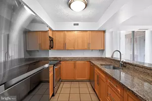 10101 Grosvenor Pl, Rockville, MD 20852 - Photo 6