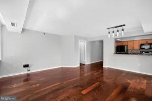 10101 Grosvenor Pl, Rockville, MD 20852 - Photo 4