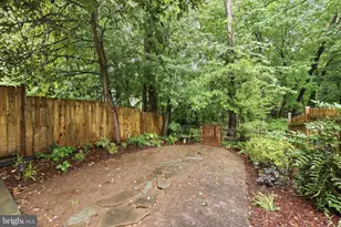 7817 Heatherton Ln, Potomac, MD 20854 - Photo 34