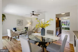 7103 Mill Run Dr, Rockville, MD 20855 - Photo 4