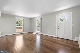 19306 Sandy Lake Dr, Gaithersburg, MD 20879 - Photo 2