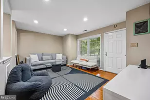 5702 Brewer House Cir, Rockville, MD 20852 - Photo 8