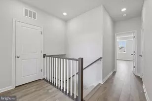 19542 Village Walk Dr, Montgomery Village, MD 20886 - Photo 12