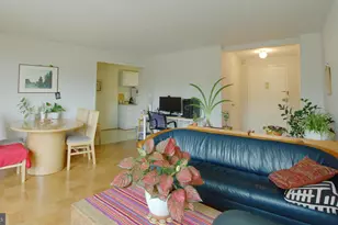 10201 Grosvenor Pl, Rockville, MD 20852 - Photo 2
