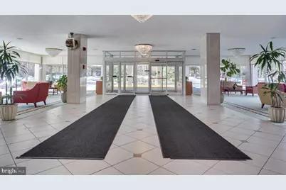 10201 Grosvenor Place #828, Rockville, MD 20852 - Photo 10