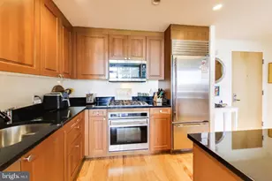 6820 Wisconsin Ave, Bethesda, MD 20815 - Photo 16