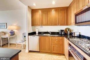 6820 Wisconsin Ave, Bethesda, MD 20815 - Photo 16