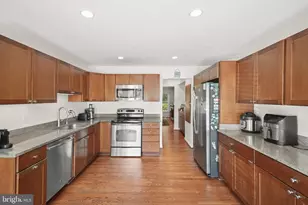 12121 Gatewater Dr, Potomac, MD 20854 - Photo 12