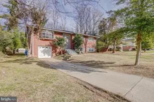 6417 Earlham Dr, Bethesda, MD 20817 - Photo 4