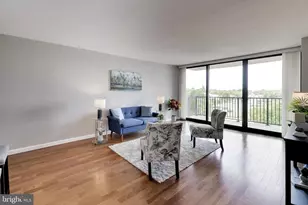 118 Monroe St, Rockville, MD 20850 - Photo 2