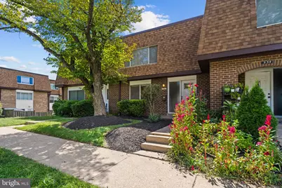 536 W Deer Park Road #536, Gaithersburg, MD 20877 - Photo 2