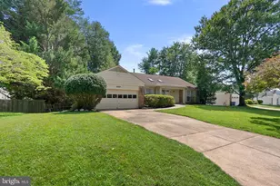 9004 Paddock Ln, Rockville, MD 20854 - Photo 2