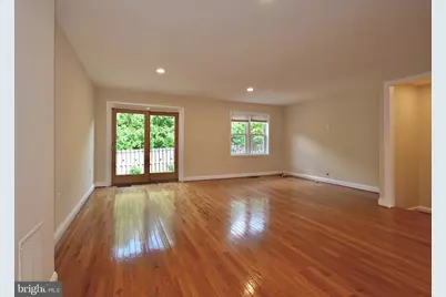 10231 Arizona #51, Bethesda, MD 20817 - Photo 8