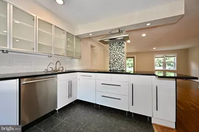 10231 Arizona #51, Bethesda, MD 20817 - Photo 12