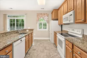9714 Winery Ct, Gaithersburg, MD 20879 - Photo 10