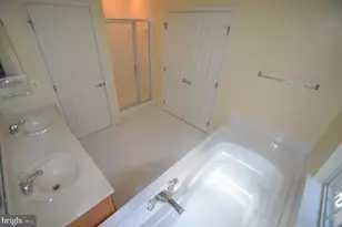 325 Winter Walk Dr, Gaithersburg, MD 20878 - Photo 42