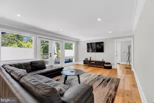 7601 Persimmon Tree Ln, Bethesda, MD 20817 - Photo 8