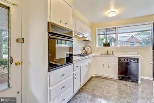 6048 Rossmore Dr, Bethesda, MD 20814 - Photo 8
