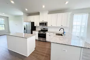 19722 Preservation Mews, Montgomery Village, MD 20886 - Photo 6