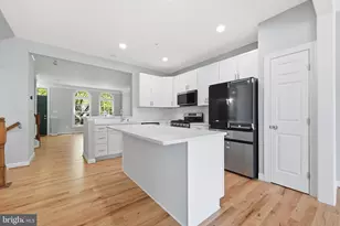 12105 Pond Pine Dr, Clarksburg, MD 20871 - Photo 10