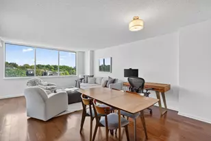 10101 Grosvenor Pl, North Bethesda, MD 20852 - Photo 8
