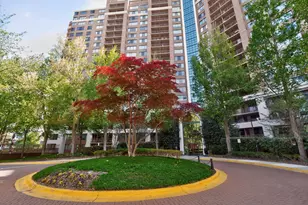 10101 Grosvenor Pl, North Bethesda, MD 20852 - Photo 16