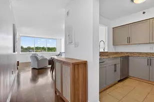 10101 Grosvenor Pl, North Bethesda, MD 20852 - Photo 4