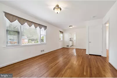 9923 Mayfield Drive, Bethesda, MD 20817 - Photo 4