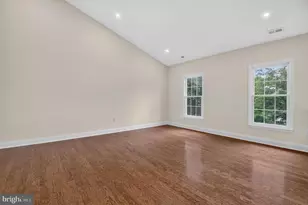 13621 Pine View Ln, Rockville, MD 20850 - Photo 30