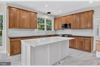 13621 Pine View Lane, Rockville, MD 20850 - Photo 22