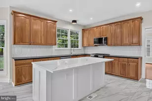 13621 Pine View Ln, Rockville, MD 20850 - Photo 22