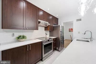 8105 Buckspark Lane E, Potomac, MD 20854 - Photo 12