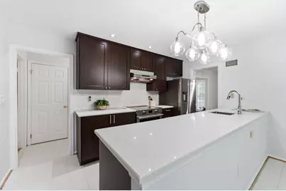 8105 Buckspark Lane E, Potomac, MD 20854 - Photo 14
