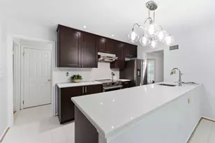 8105 Buckspark Ln E, Potomac, MD 20854 - Photo 14