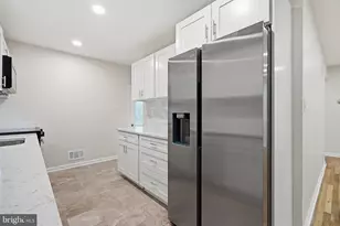 18 Grandin Cir, Rockville, MD 20851 - Photo 8