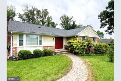 8410 Buckhannon Drive, Potomac, MD 20854 - Photo 4