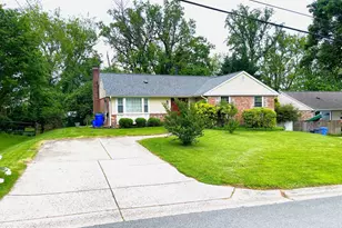 8410 Buckhannon Dr, Potomac, MD 20854 - Photo 2