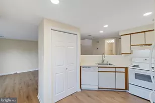 8807 Rosemark Ct, Montgomery Village, MD 20886 - Photo 14