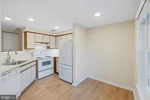8807 Rosemark Ct, Montgomery Village, MD 20886 - Photo 12
