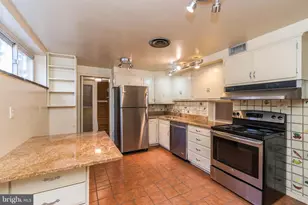 9322 W Parkhill Dr, Bethesda, MD 20814 - Photo 22