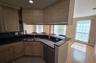 353 Fallsgrove Dr, Rockville, MD 20850 - Photo 10