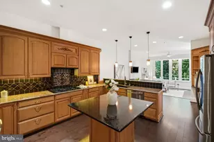 11123 Potomac Crest Dr, Potomac, MD 20854 - Photo 10