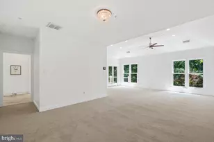 11123 Potomac Crest Dr, Potomac, MD 20854 - Photo 18