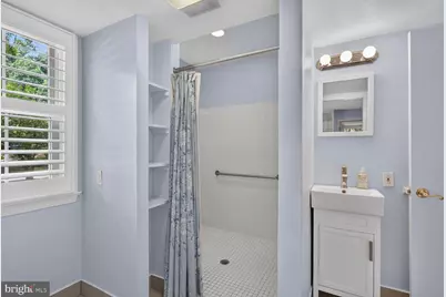 6905 Stonewood Court, Rockville, MD 20852 - Photo 10