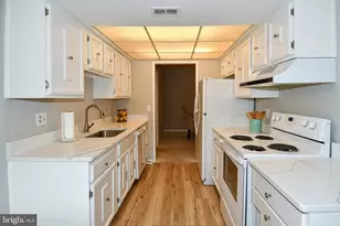 15300 Beaverbrook Ct, Silver Spring, MD 20906 - Photo 2