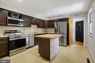 25509 Jonnie Ct, Gaithersburg, MD 20882 - Photo 16